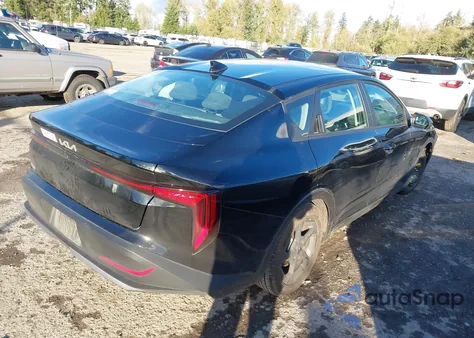 2025 Kia K4 Lxs z USA, uszkodzony, nr VIN 3KPFT4DE8SE015807